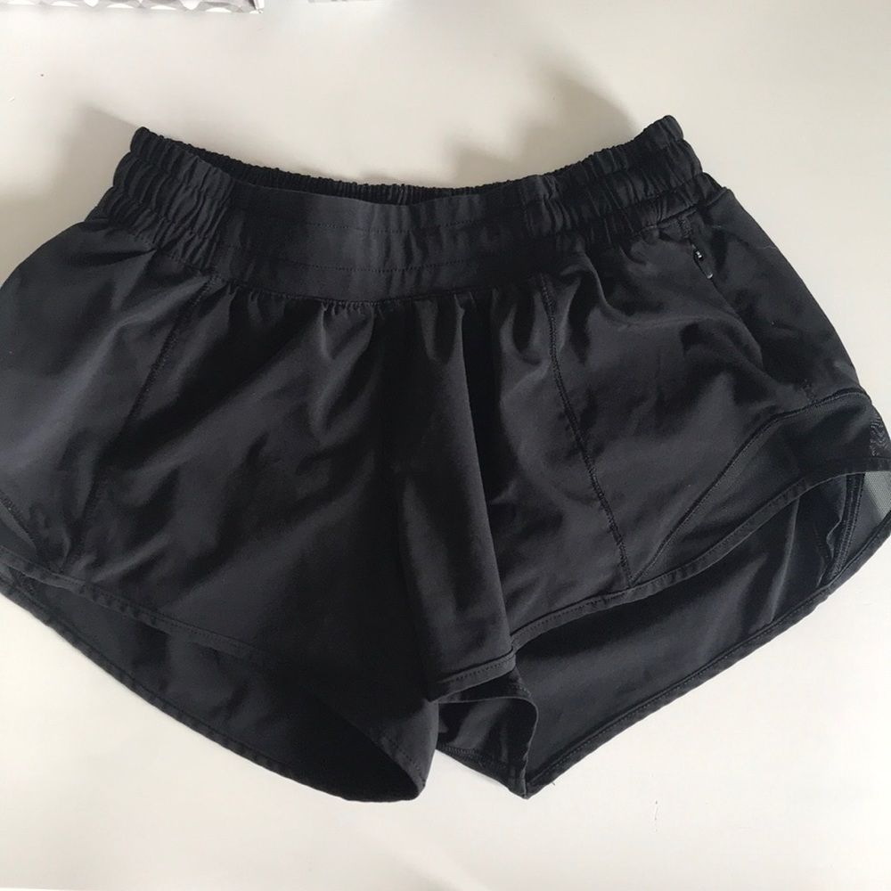 black lululemon shorts